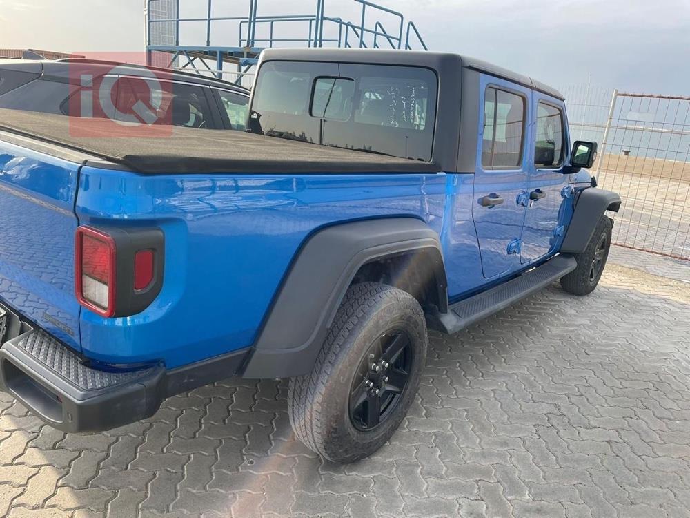 جيب جلاديتور